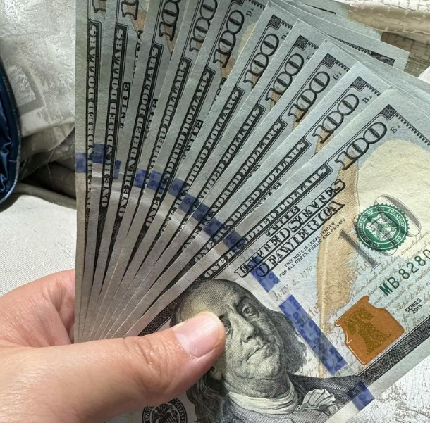 亚市早盘金价上涨，受美元和美国国债收益率下